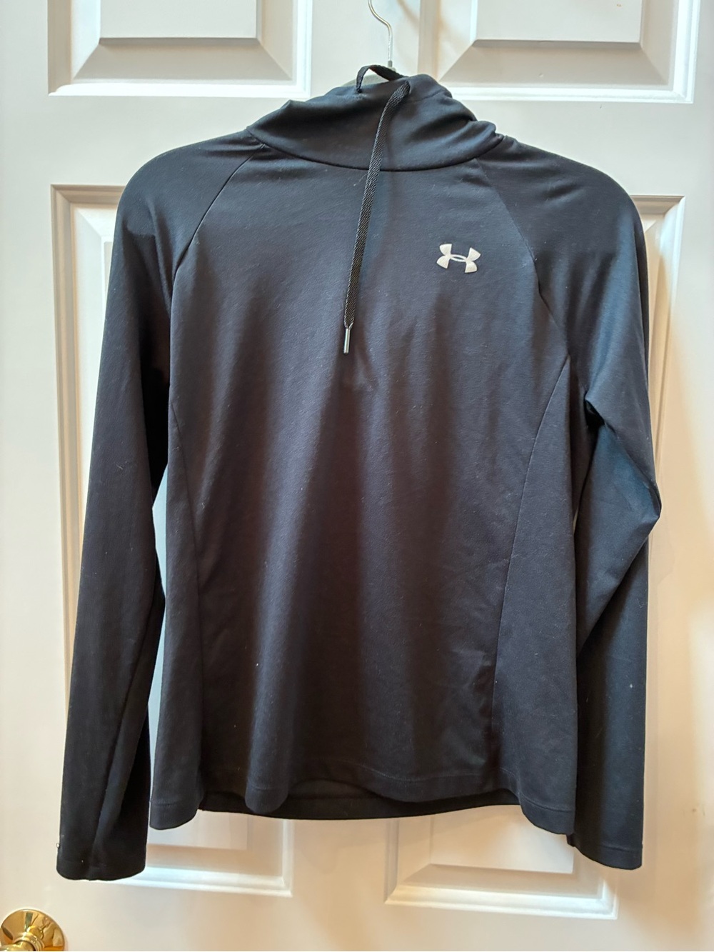 Under Armour Black Hooded Performance Hot Gear Top with Logo size S